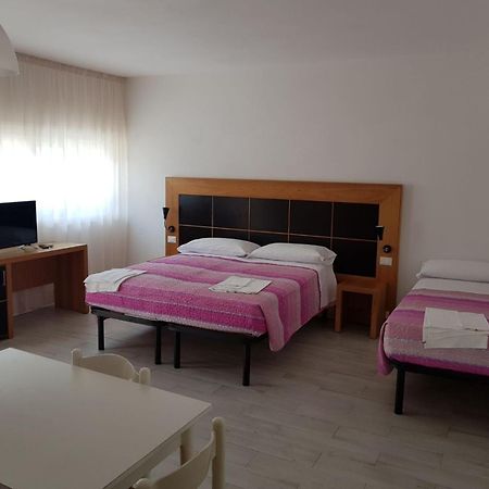 Duna Camere Con Bagno Lido Adriano Eksteriør billede