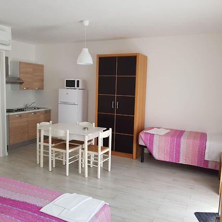 Duna Camere Con Bagno Lido Adriano Eksteriør billede